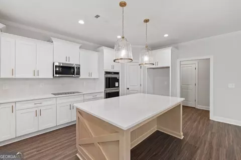Kitchen - 9126 E Carroll Rd, Winston, GA 30187 photo 3 of 3