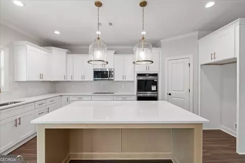 Kitchen - 9126 E Carroll Rd, Winston, GA 30187 photo 2 of 3