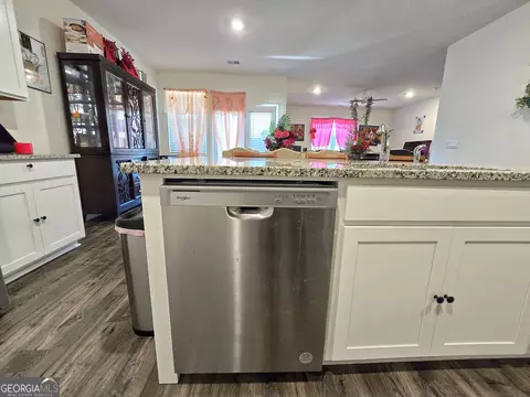Kitchen - 134 Oakchase Park Ln, Hampton, GA 30228 photo 5 of 5
