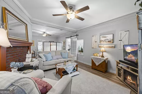 Living - 271 291 Farmer Ln, Carnesville, GA 30521 photo 2 of 2