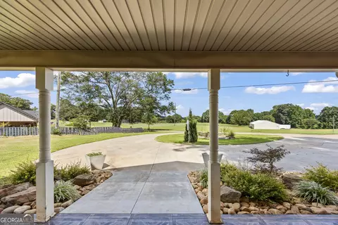 Exterior - 271 291 Farmer Ln, Carnesville, GA 30521 photo 4 of 15