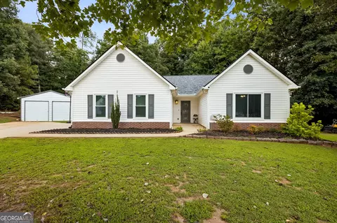 6253 Glen Port Cir, Flowery Branch, GA 30542