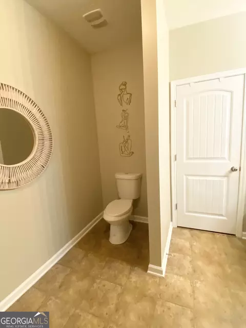 Entry Way - 230 River Meadow Dr, Lagrange, GA 30241 photo 2 of 3