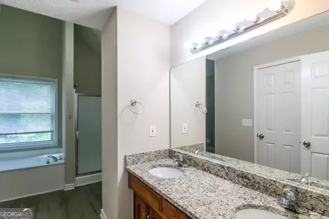 Bath - 3125 Rock Creek Dr, Rex, GA 30273 photo 1 of 2