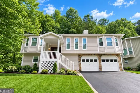 1326 Williamsburg Ln, Norcross, GA 30093