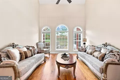 Living - 128 Myrick Dr, Macon, GA 31220 photo 1 of 2