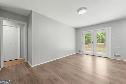 Living - 3117 Eagle Rock Rd, Augusta, GA 30909 photo 3 of 5