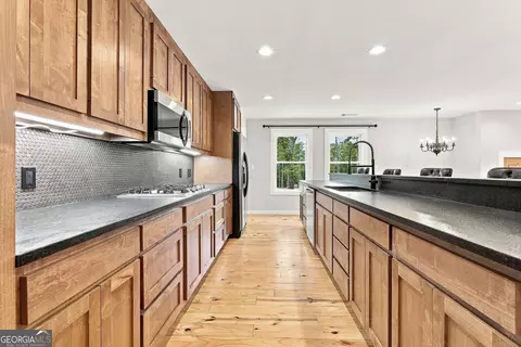 Kitchen - 425 Ethridge Mill Rd, Milner, GA 30257 photo 4 of 5