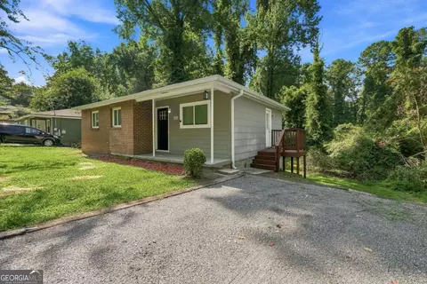 2889 Delray Dr NW, Atlanta, GA 30318