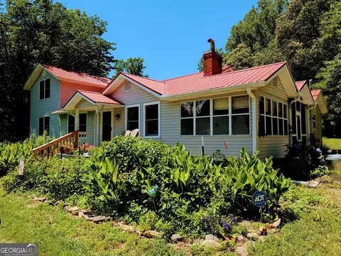 169 E Vineyard Rd, Hayesville, NC 28904