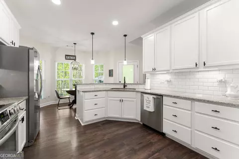 Kitchen - 179 Prime Dr, Commerce, GA 30530 photo 2 of 2