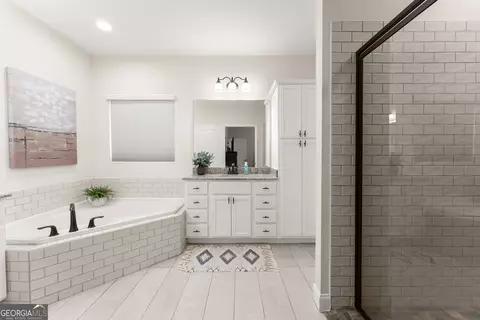 Bath - 179 Prime Dr, Commerce, GA 30530 photo 1 of 5