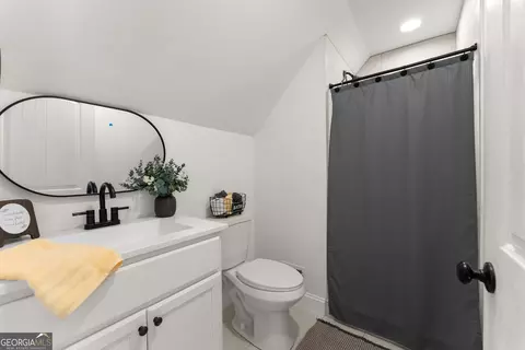 Bath - 179 Prime Dr, Commerce, GA 30530 photo 5 of 5