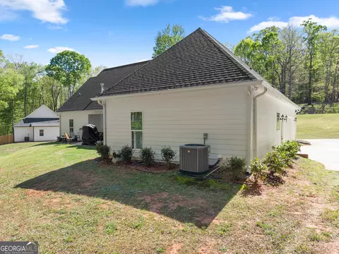 Exterior - 179 Prime Dr, Commerce, GA 30530 photo 8 of 10