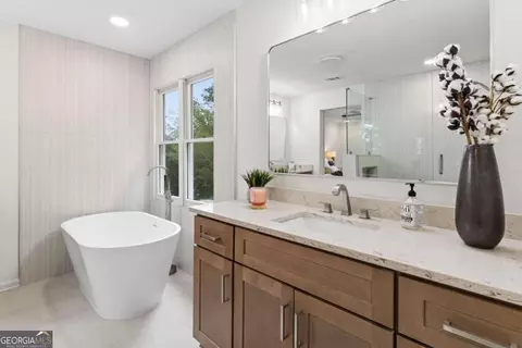 Bath - 102 Eagle Ridge Dr, Canton, GA 30114 photo 3 of 4