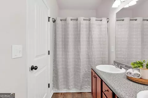 Bath - 850 Ash St, Canton, GA 30114 photo 2 of 2