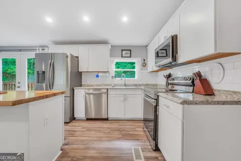 Kitchen - 2490 Jackson Rd, Griffin, GA 30223 photo 3 of 3