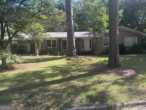 211 Bennett Cir, Carrollton, GA 30117