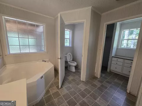 Bath - 110 Bird Rd, Springfield, GA 31329 photo 2 of 4