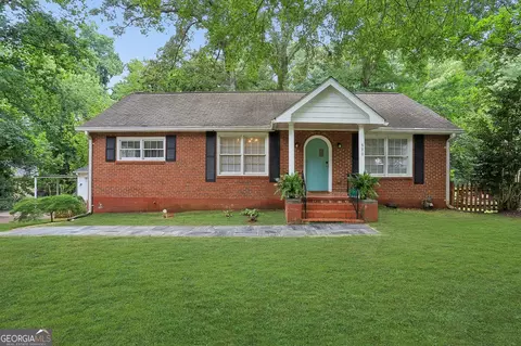 980 Brookdale Dr, East Point, GA 30344