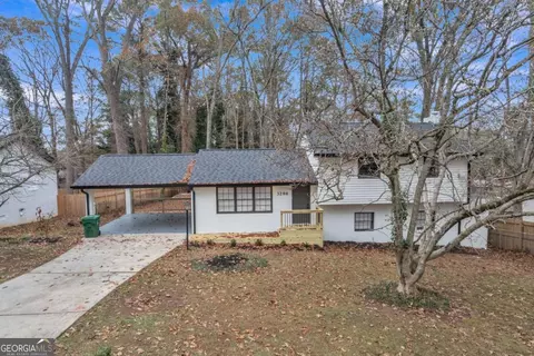 3296 Columbia Woods Dr, Decatur, GA 30032