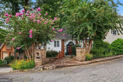 906 Heritage Pl, Decatur, GA 30033