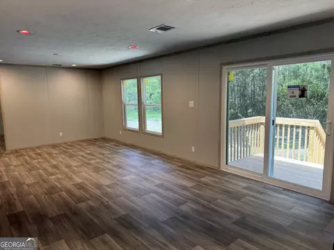 Living - 38 Jane St, Midway, GA 31320 photo 4 of 6