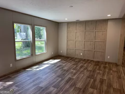 Living - 38 Jane St, Midway, GA 31320 photo 3 of 6