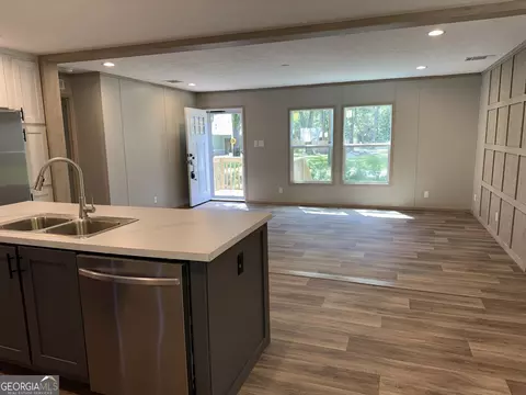 Living - 38 Jane St, Midway, GA 31320 photo 2 of 6