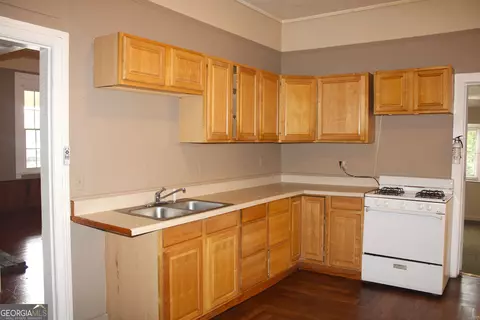 Kitchen - 906 Callaway Ave, Lagrange, GA 30240 photo 1 of 3