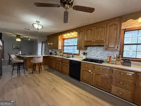 Kitchen - 102 Hemlock St, Warner Robins, GA 31093 photo 3 of 7