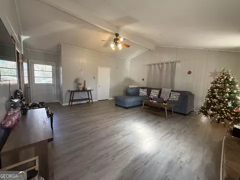 Living - 102 Hemlock St, Warner Robins, GA 31093 photo 6 of 6