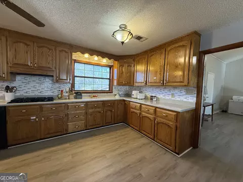 Kitchen - 102 Hemlock St, Warner Robins, GA 31093 photo 2 of 7