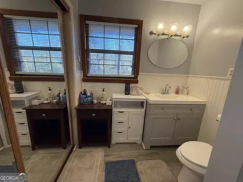 Bath - 102 Hemlock St, Warner Robins, GA 31093 photo 4 of 5