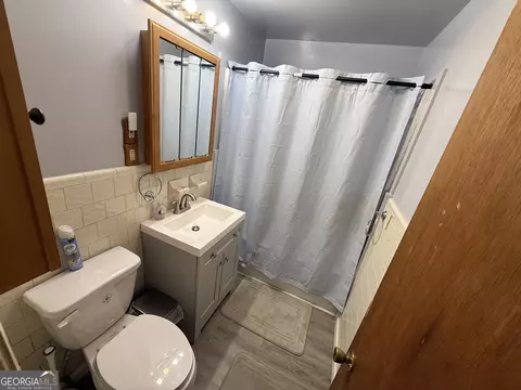 Bath - 102 Hemlock St, Warner Robins, GA 31093 photo 2 of 5