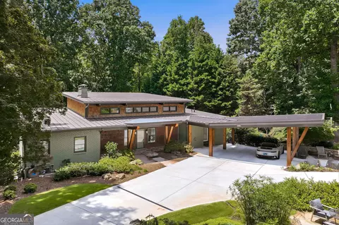 5973 Nachoochee Trl, Flowery Branch, GA 30542