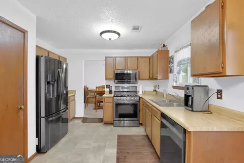 Kitchen - 2425 Rhoanoke Dr, Duluth, GA 30096 photo 1 of 2