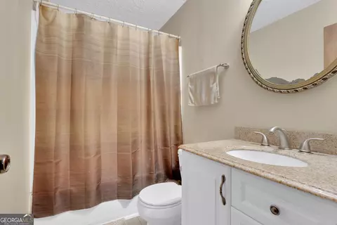 Bath - 2425 Rhoanoke Dr, Duluth, GA 30096 photo 1 of 2