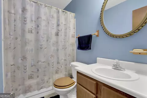 Bath - 2425 Rhoanoke Dr, Duluth, GA 30096 photo 2 of 2