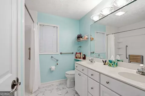Bath - 834 Hardy Rd, Martin, GA 30557 photo 2 of 4