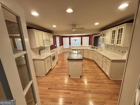 Kitchen - 715 Ridgecrest Rd, Lagrange, GA 30240 photo 3 of 3
