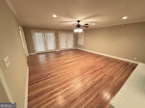 Living - 715 Ridgecrest Rd, Lagrange, GA 30240 photo 2 of 4