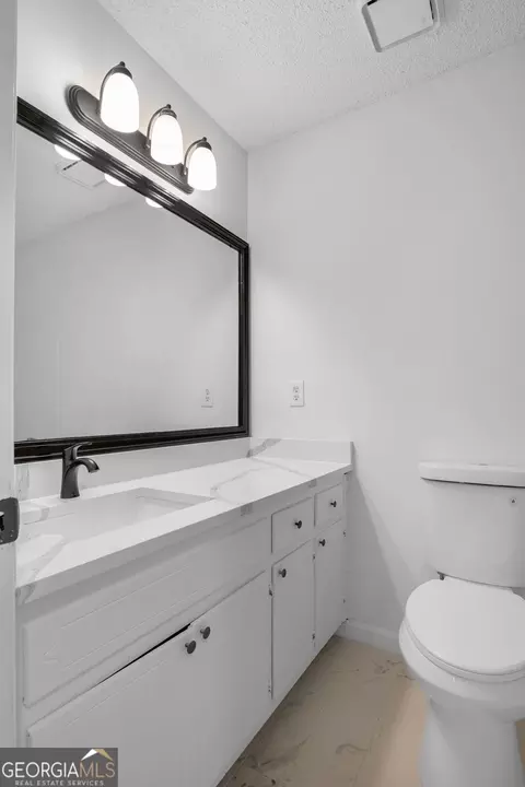 Bath - 3740 E Bay St, Duluth, GA 30096 photo 1 of 7