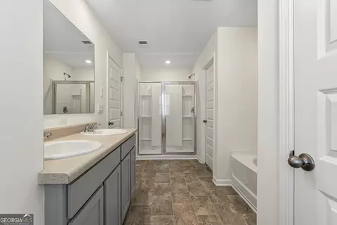 Entry Way - 174 Hampton Cir, Mcdonough, GA 30253 photo 2 of 7