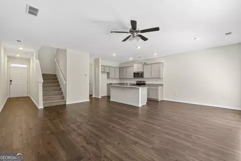 Entry Way - 174 Hampton Cir, Mcdonough, GA 30253 photo 3 of 7