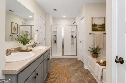 Entry Way - 174 Hampton Cir, Mcdonough, GA 30253 photo 1 of 7