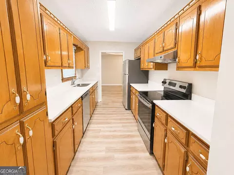 Kitchen - 135 Willow Shoals Dr, Covington, GA 30016 photo 1 of 1