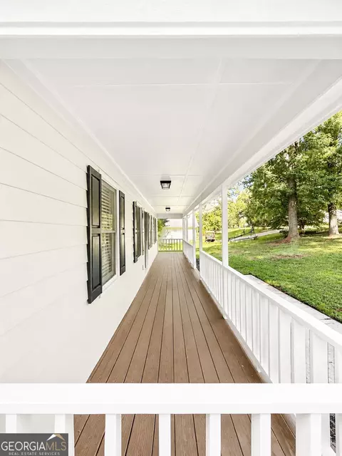 Exterior - 135 Willow Shoals Dr, Covington, GA 30016 photo 4 of 8