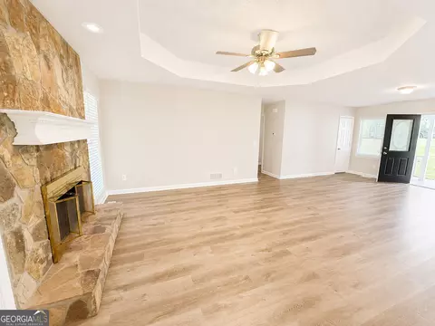 Living - 135 Willow Shoals Dr, Covington, GA 30016 photo 1 of 2