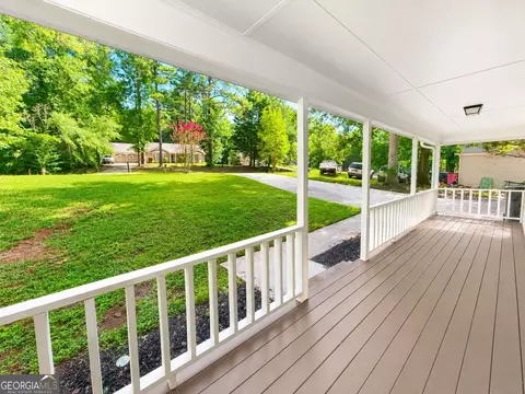 Exterior - 135 Willow Shoals Dr, Covington, GA 30016 photo 3 of 8